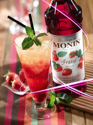 Monin Flavoured Syrup - Strawberry (1x70cl Glass Bottle)